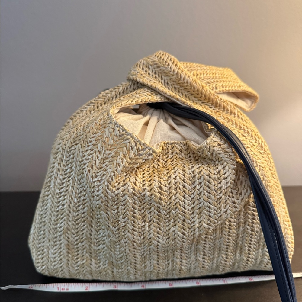 Bluemercury Straw Cinch Makeup Bag Lined NEW 9 x 4 x 6